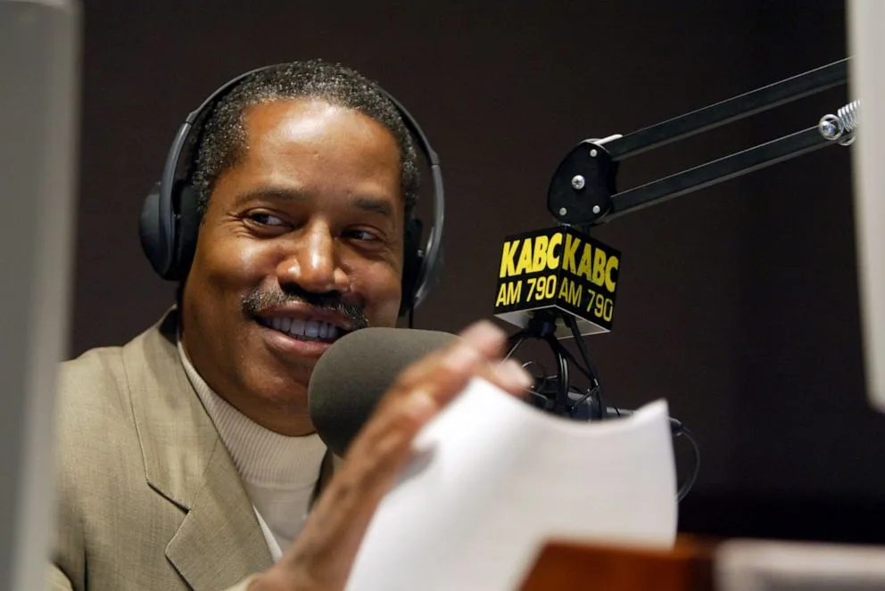PHOTO: Radio host Larry Elder of KABC AM shown in the radio studios during his show on July 31, 2002.