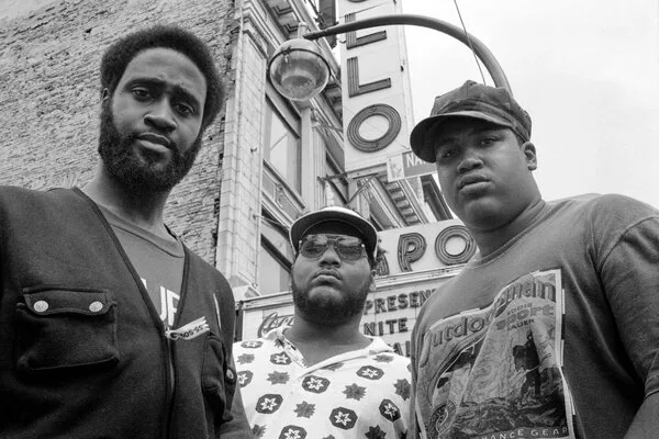 De La Soul outside the Apollo.