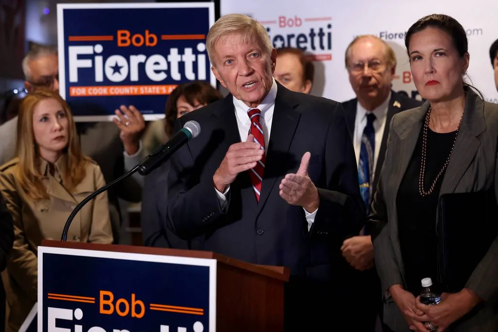 Former Ald. Bob Fioretti answers a reporter’s questions after announcing his candidacy for Cook County state’s attorney at the Billy Goat Tavern in Chicago on Nov. 8, 2023. 