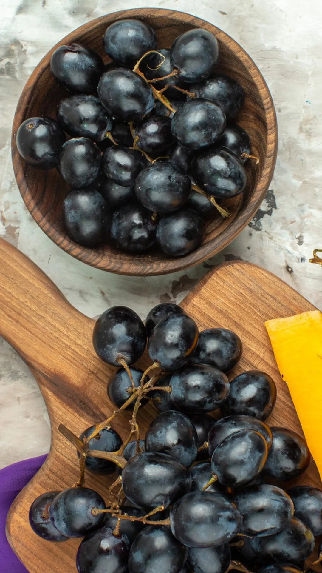 Immune Support: Vitamin C in black grapes enhances immune function, helping the body fight infections effectively.