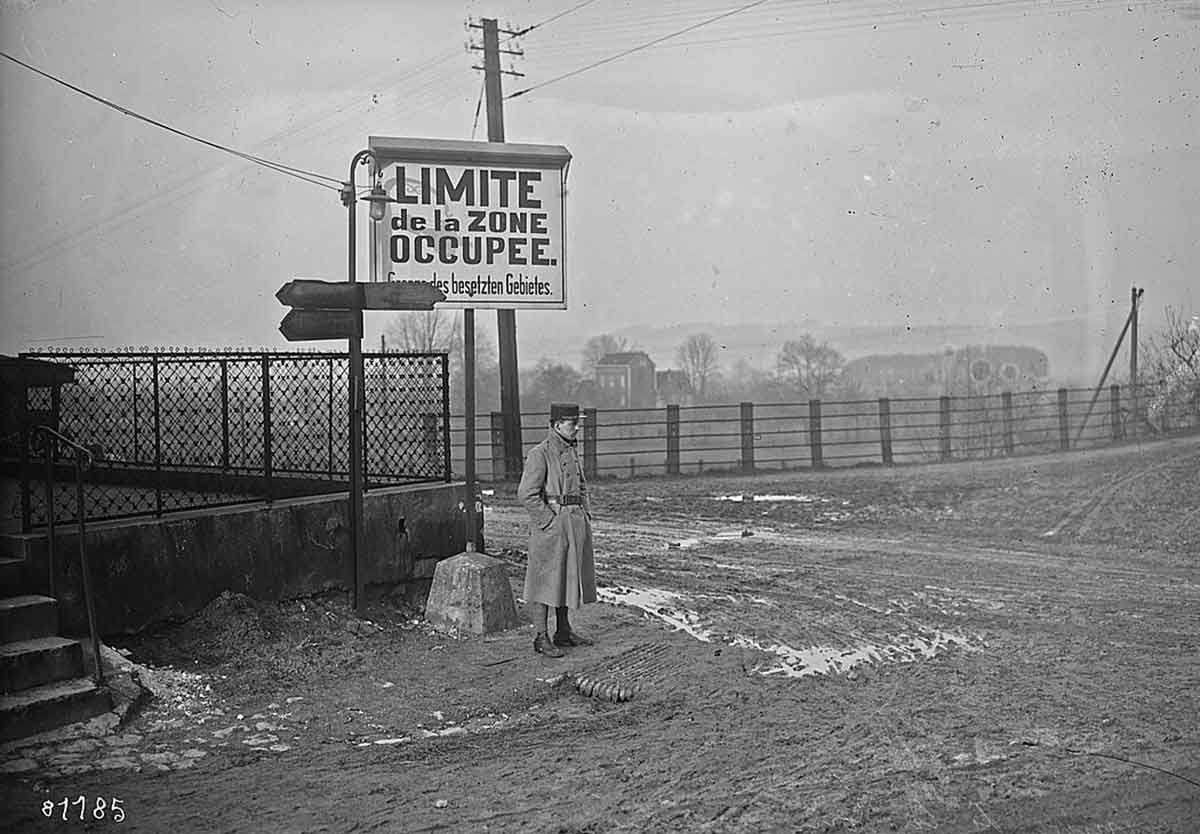 french soldier border occupied ruhr