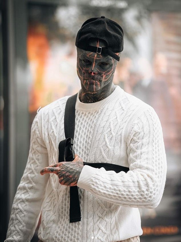 His decision to stop the procedures has coincided with him starting to date tattoo-enthusiast Melina Shakur