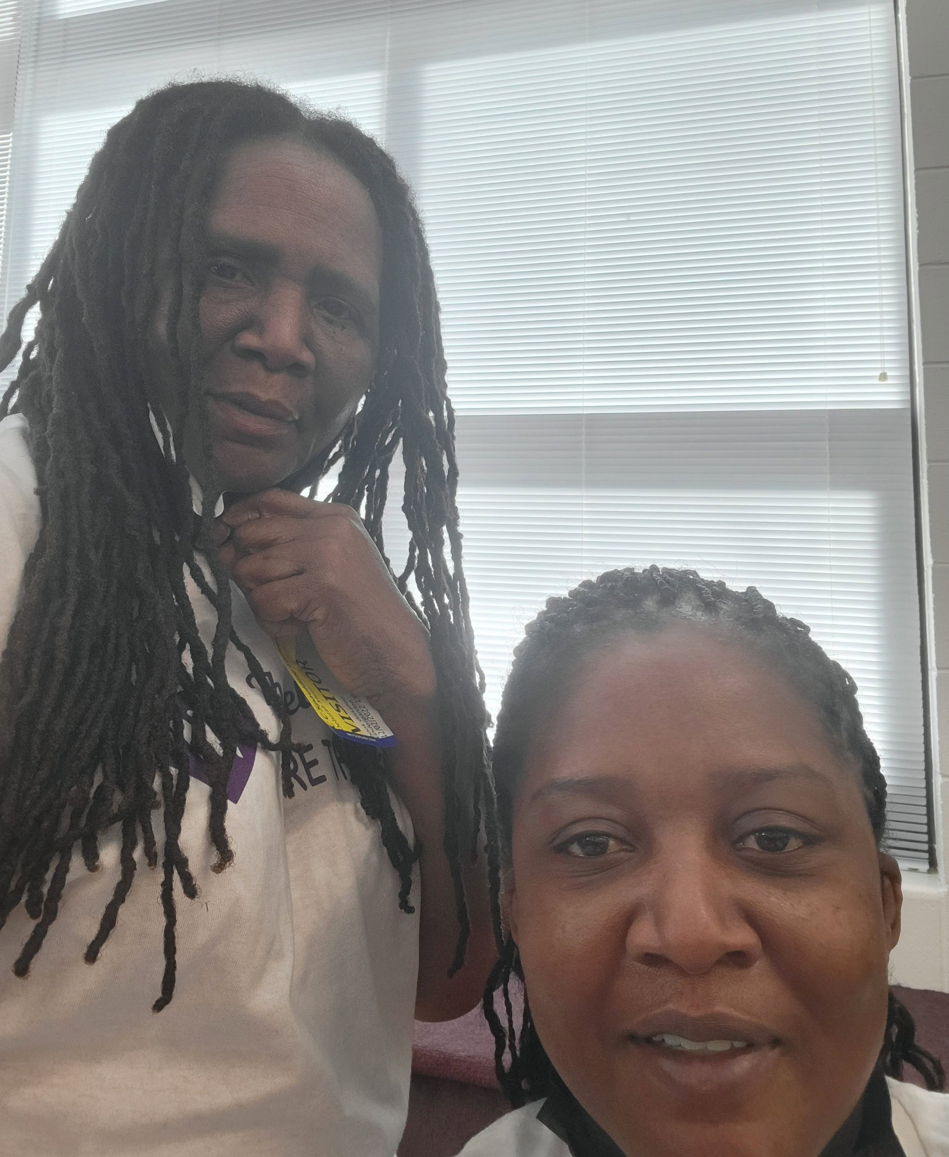 A selfie of Shauntisha Jones with her mother, Deborah Melvin-Muse.